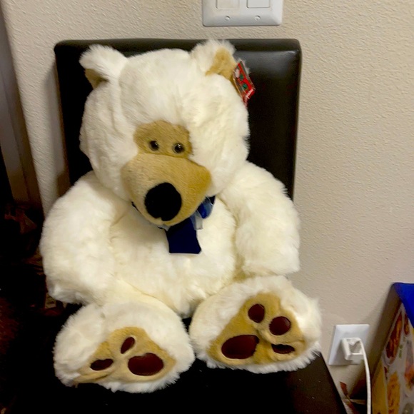 Meet your Posher, Stevie, we love offers and counter offers and bundles. Thanks - Picture 1 of 1